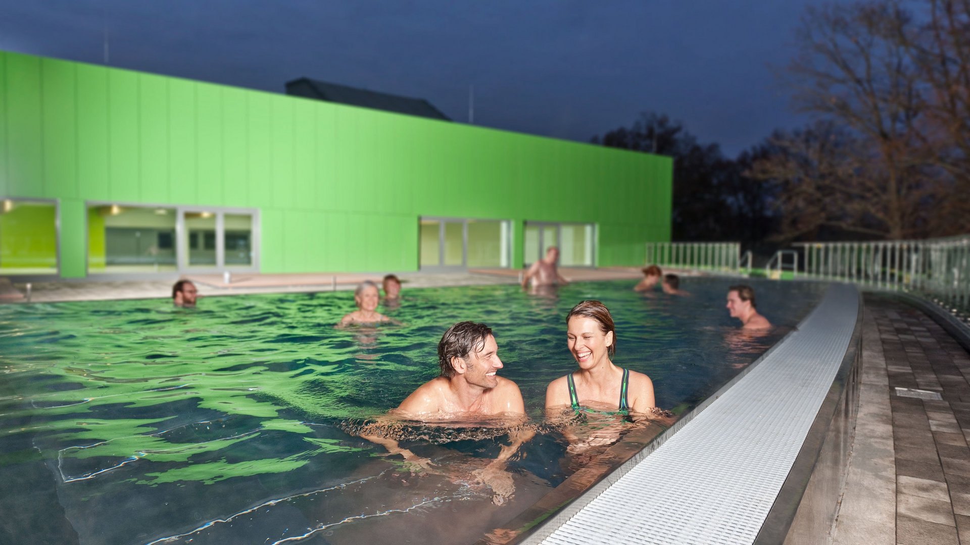 Bambados Warmwasserpool auf der Dachterrasse